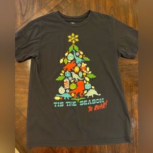 Jurrasic World “season to Roar” Boys T-shirt XL
